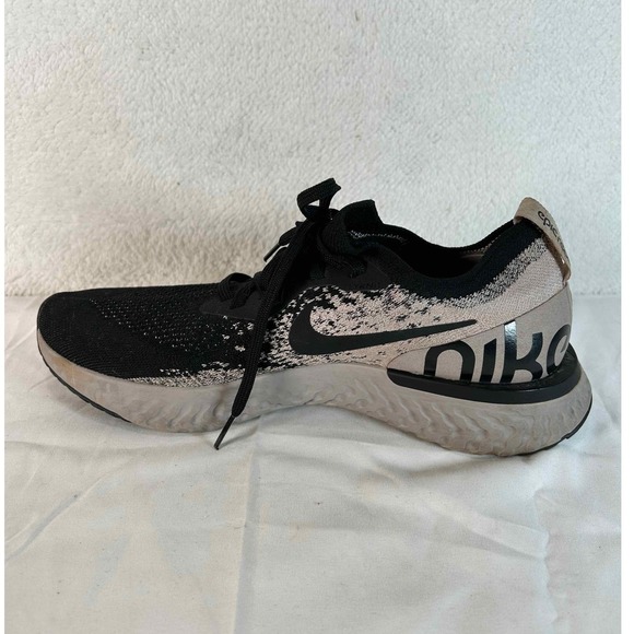 Nike Epic React Flyknit Running Shoes Sneakers Black Athletic Womens Size 11 - Picture 6 of 15